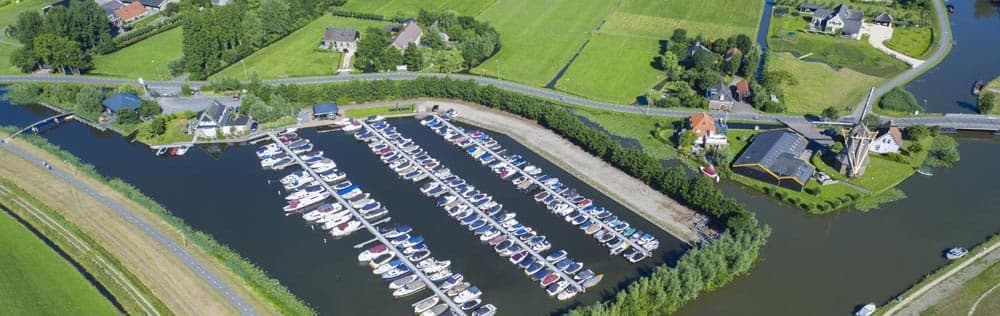 Jachthaven Schipluiden aan het water